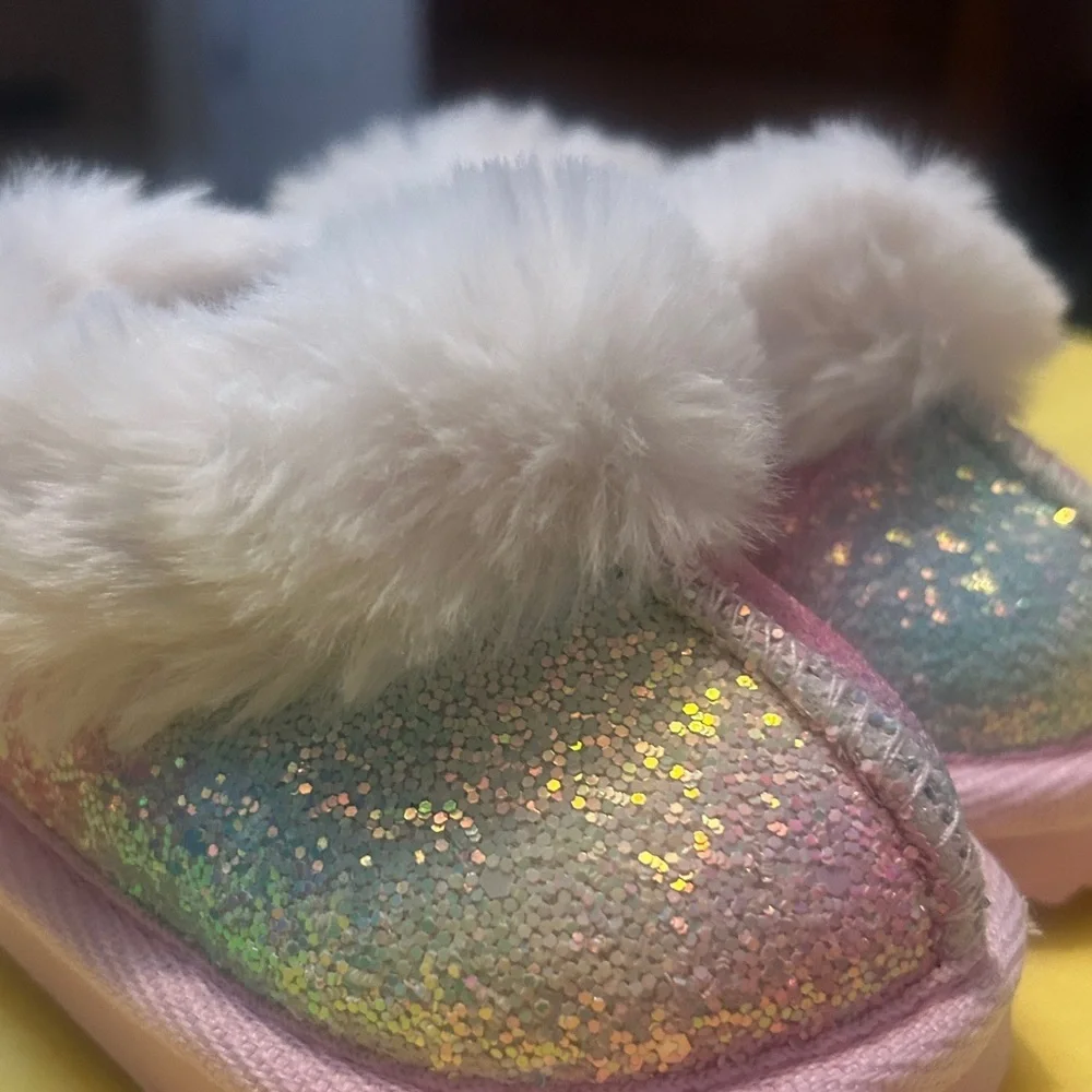 Girls Glitter Slippers Size 2 Pink Faux Fur Cozy Slip On Shoes